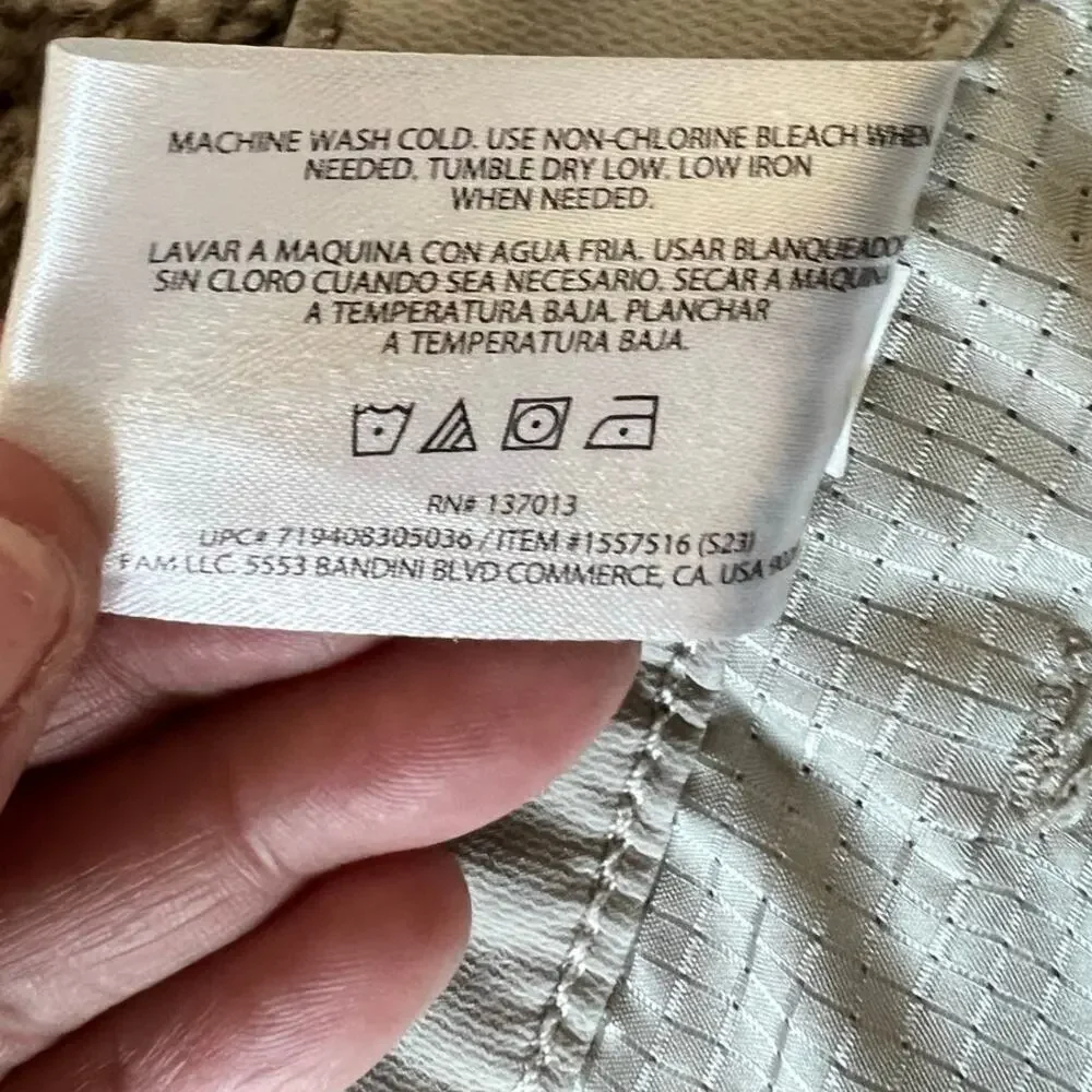 Banana Republic features banana