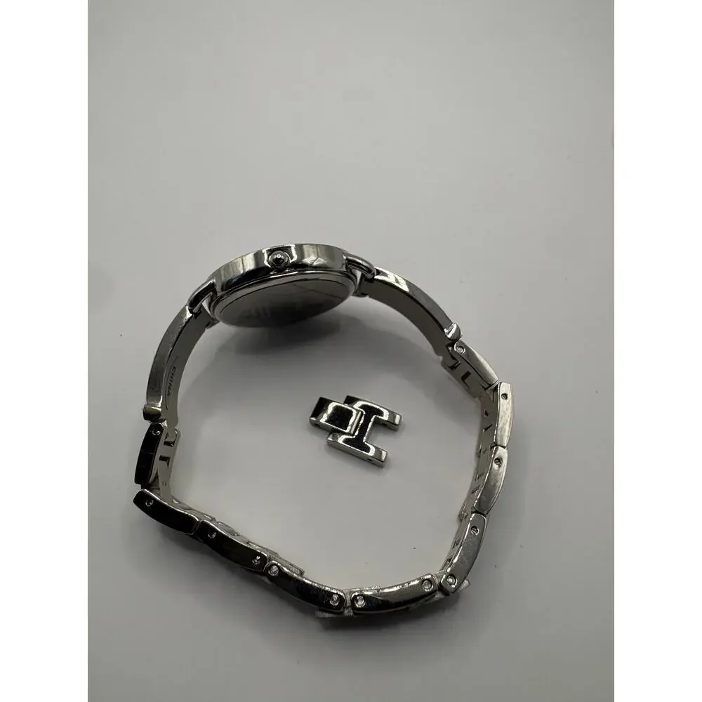 Guess women watch