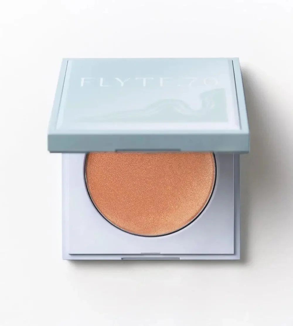 New FLYTE.70 GlowBack Lucent Light Glamorous Light Highlighter 0.11 oz 3.2g