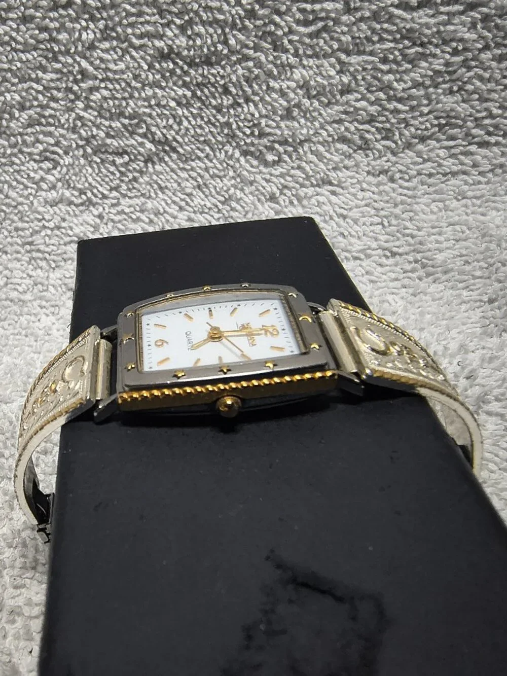 Montana Silversmiths Watch Cowgirl Up Silver Gold Texas Stars New Bat Works ECU