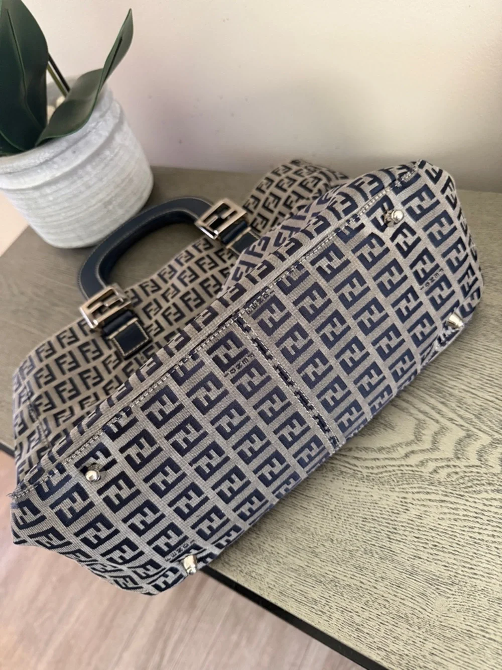 Fendi tote all