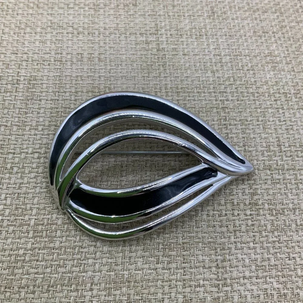 Monet Vintage Open Work Black Enamel Silver Tone Leaf Pin Brooch