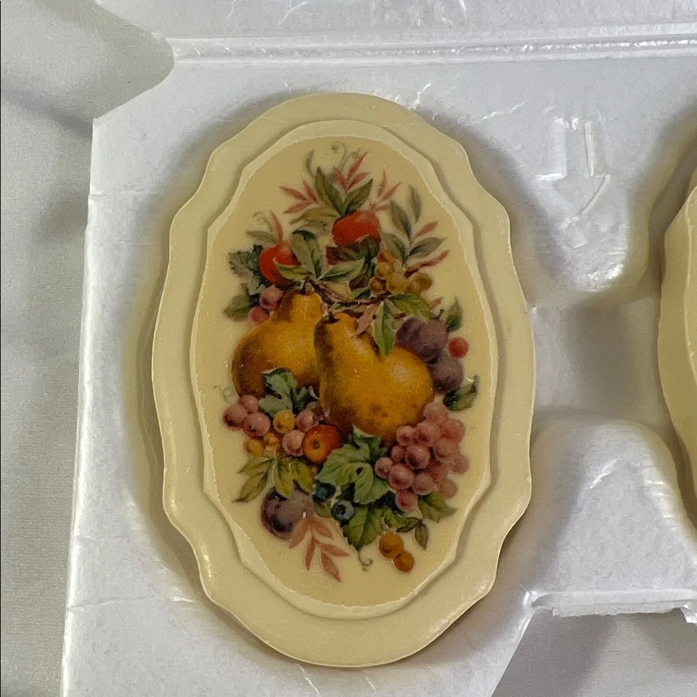 Avon pair decorative