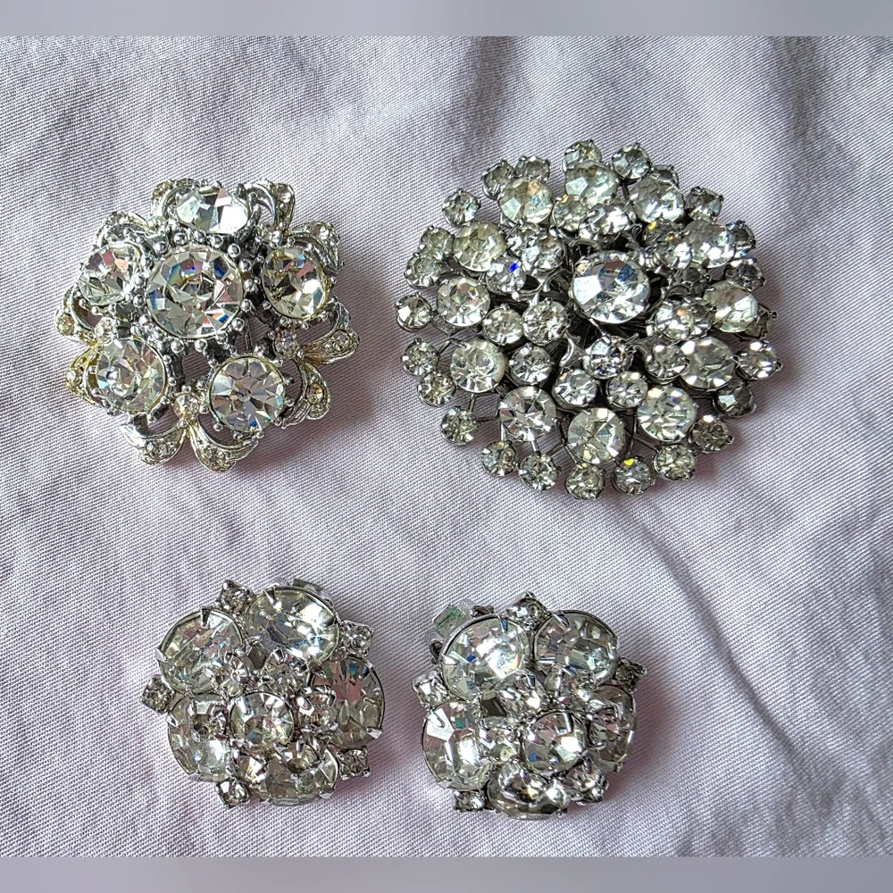 N/A vintage rhinestone