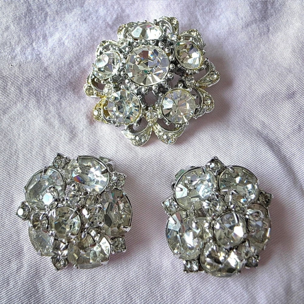 N/A vintage rhinestone