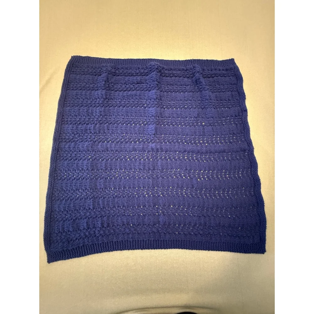 Unbranded lines bernat blanket