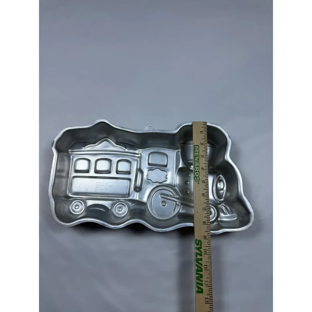Wilton vintage aluminum