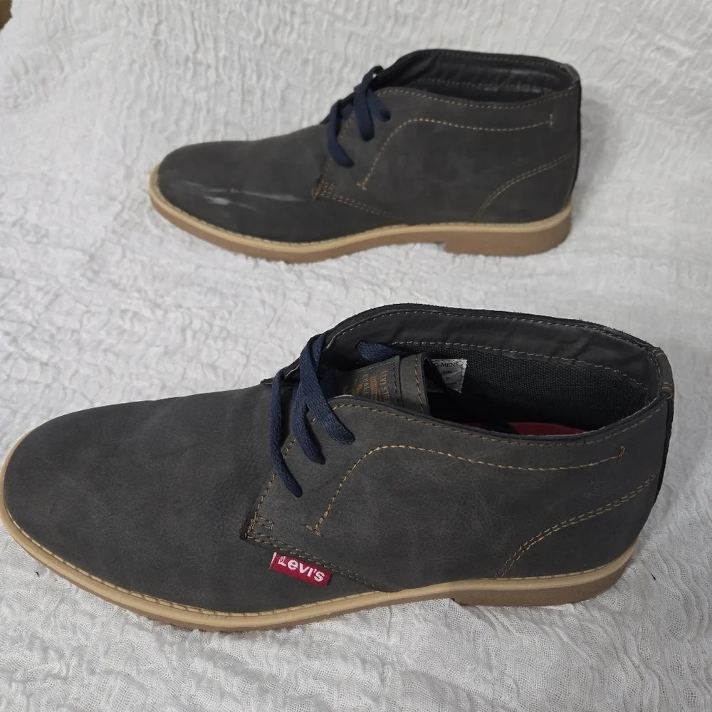 Levis elevate your