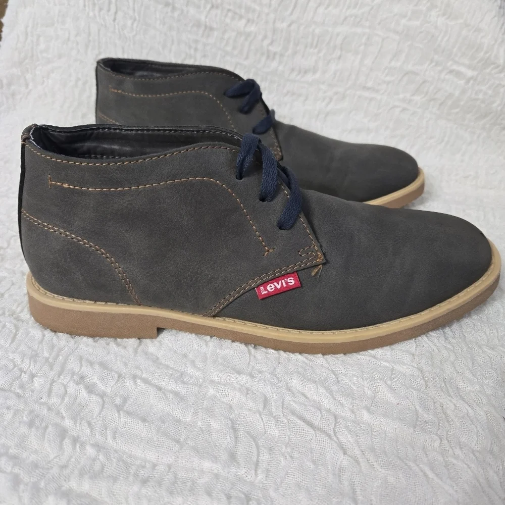 Levis elevate your