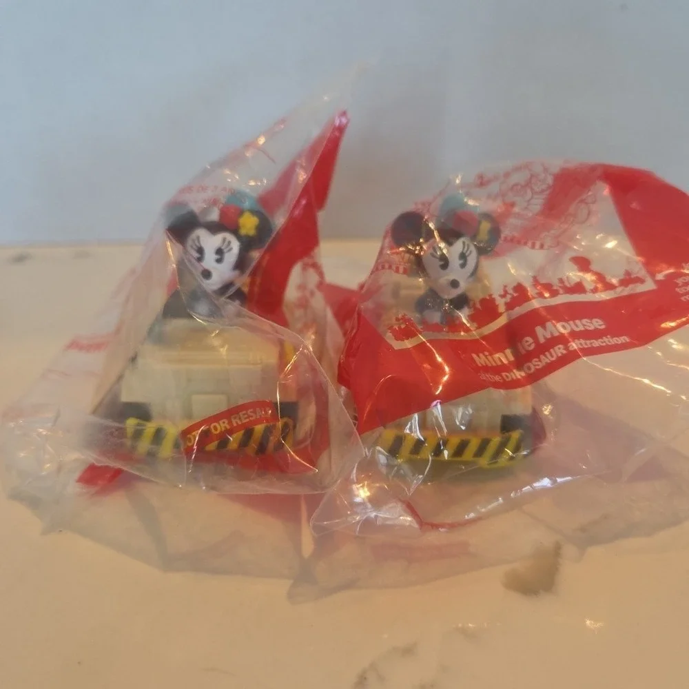 2 NEW‎ 2022 McDonald's Happy Meal Disney World 50th MINNIE MOUSE Toy #3