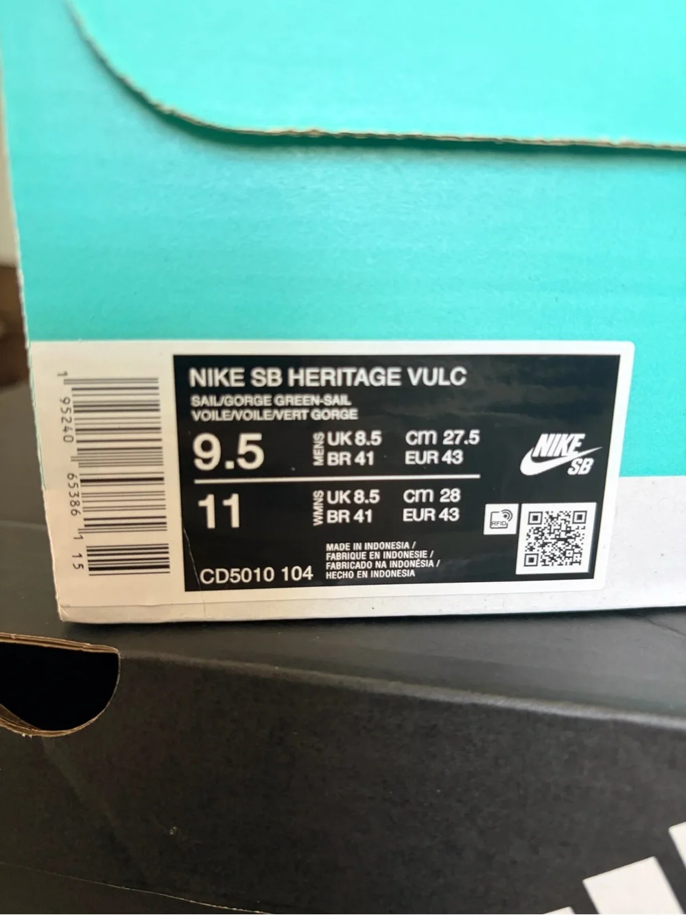 Nike low profile
