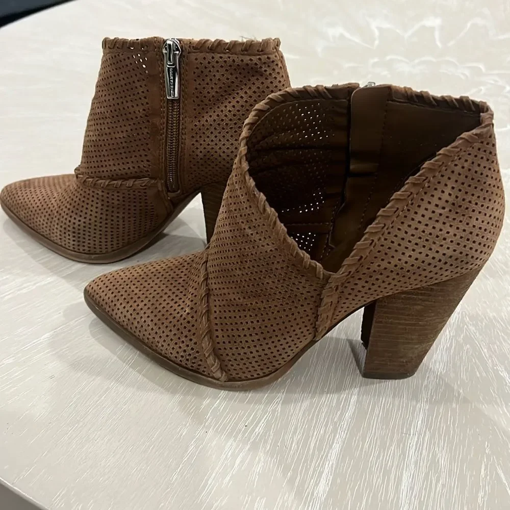 Vince Camuto vince camuto