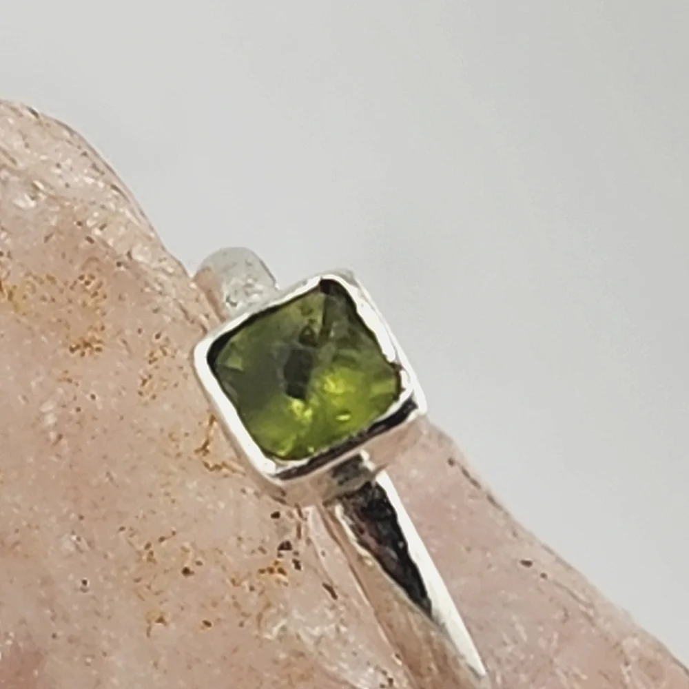 DREAMYJWLS beautiful green