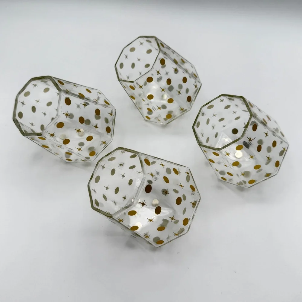 Chic and Tonic tumblers polka as