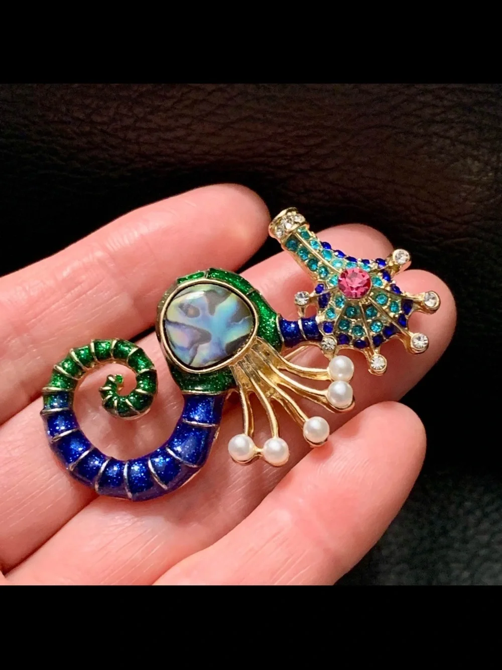 N/A elegant seahorse