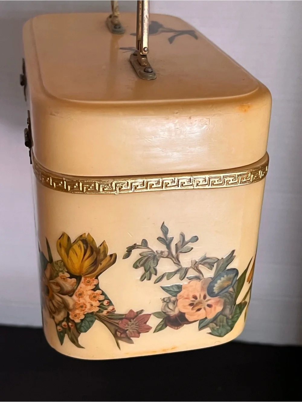 Vintage box motifs some