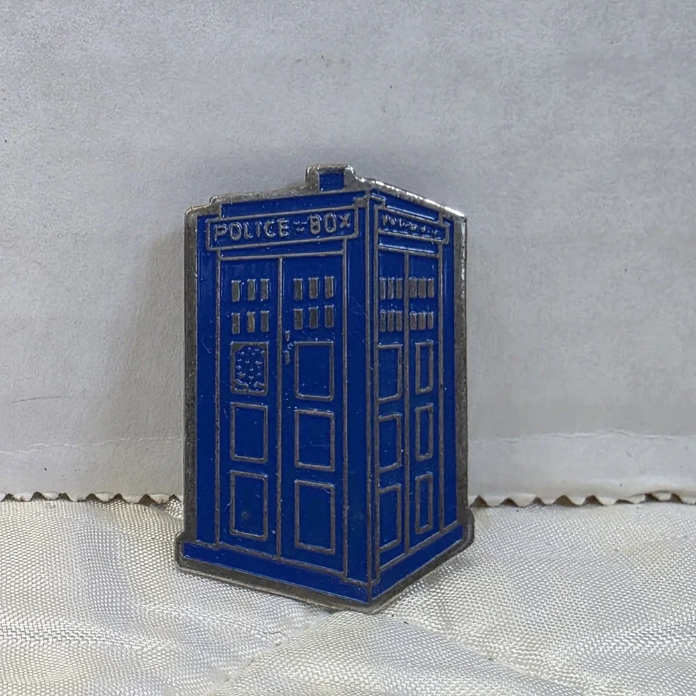 Police Box Dr Who Tardis Badge Police Box Metal Enamel Pin