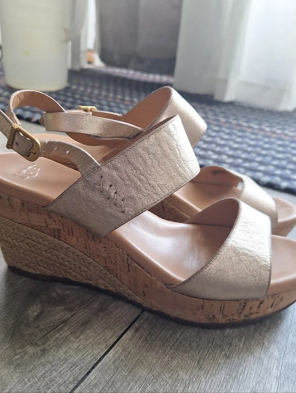 Ugg Women's Size 7 Metallic Gold Cork Espadrille Wedge Sandals