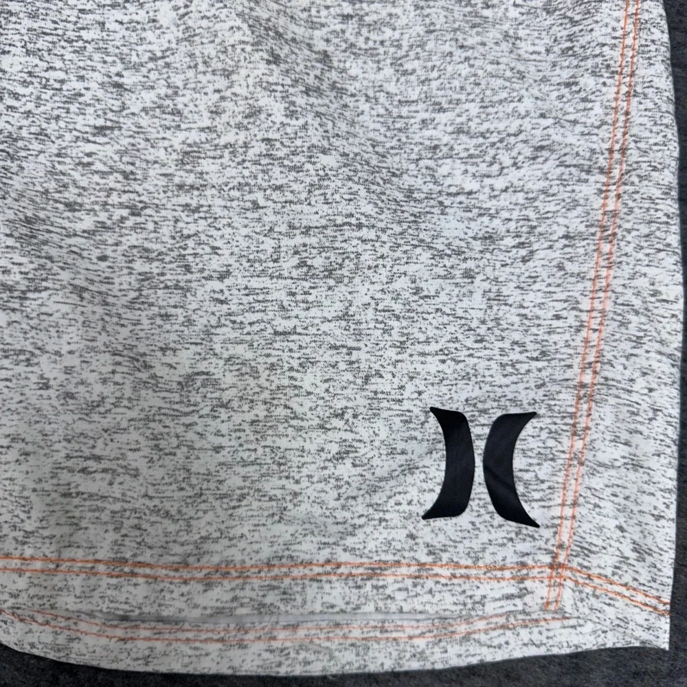 Hurley dive into