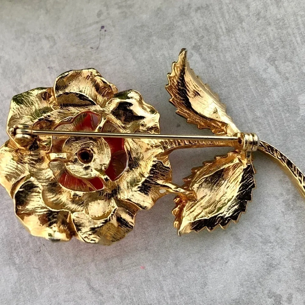 N/A gorgeous gold