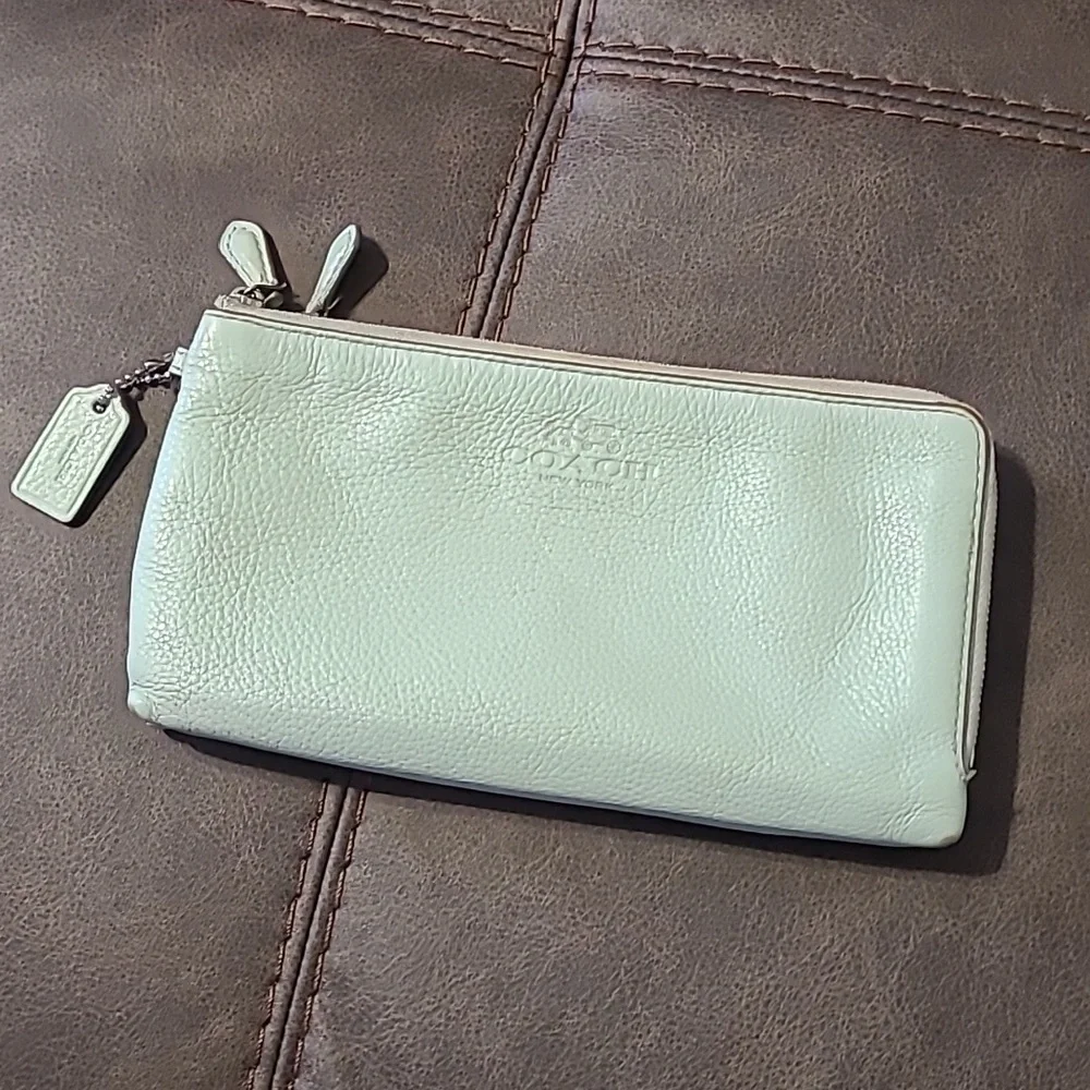 Coach Pebbled Laether Double Zip Wallet Pastel Mint Green