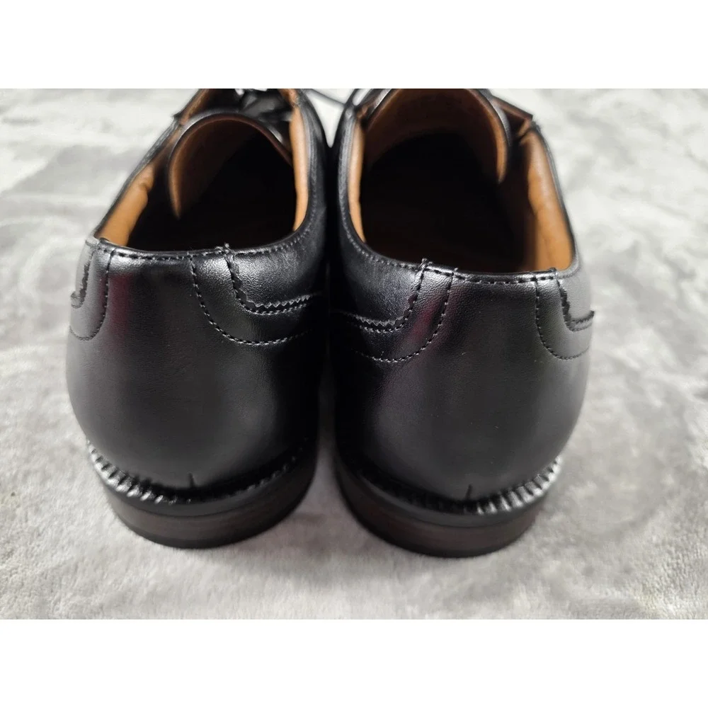 Dockers features cushioned