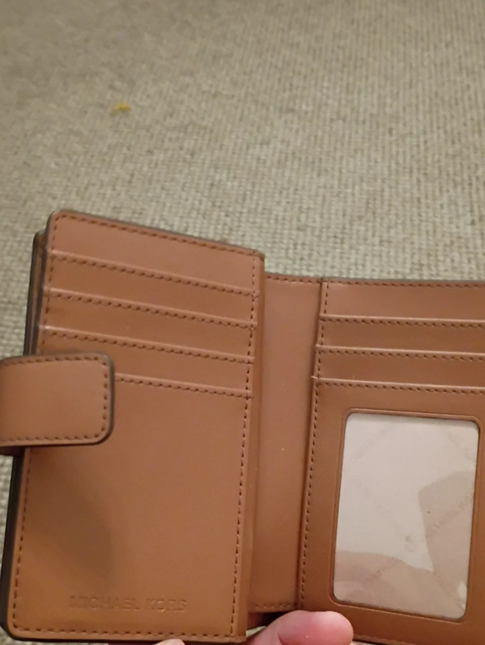 Michael Kors compact zip