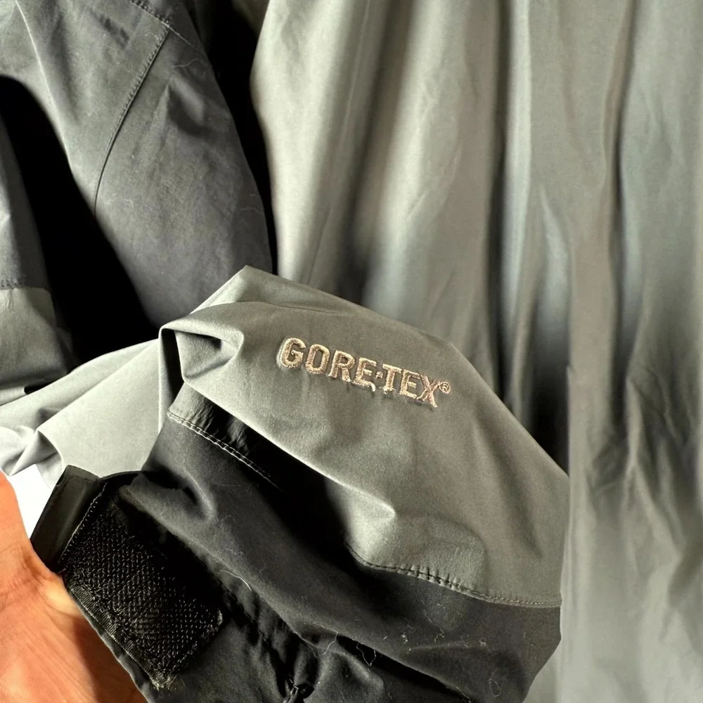 The North Face Gore-Tex Windbreaker Mens‎ Large Gray Black Mountain Parka Hooded