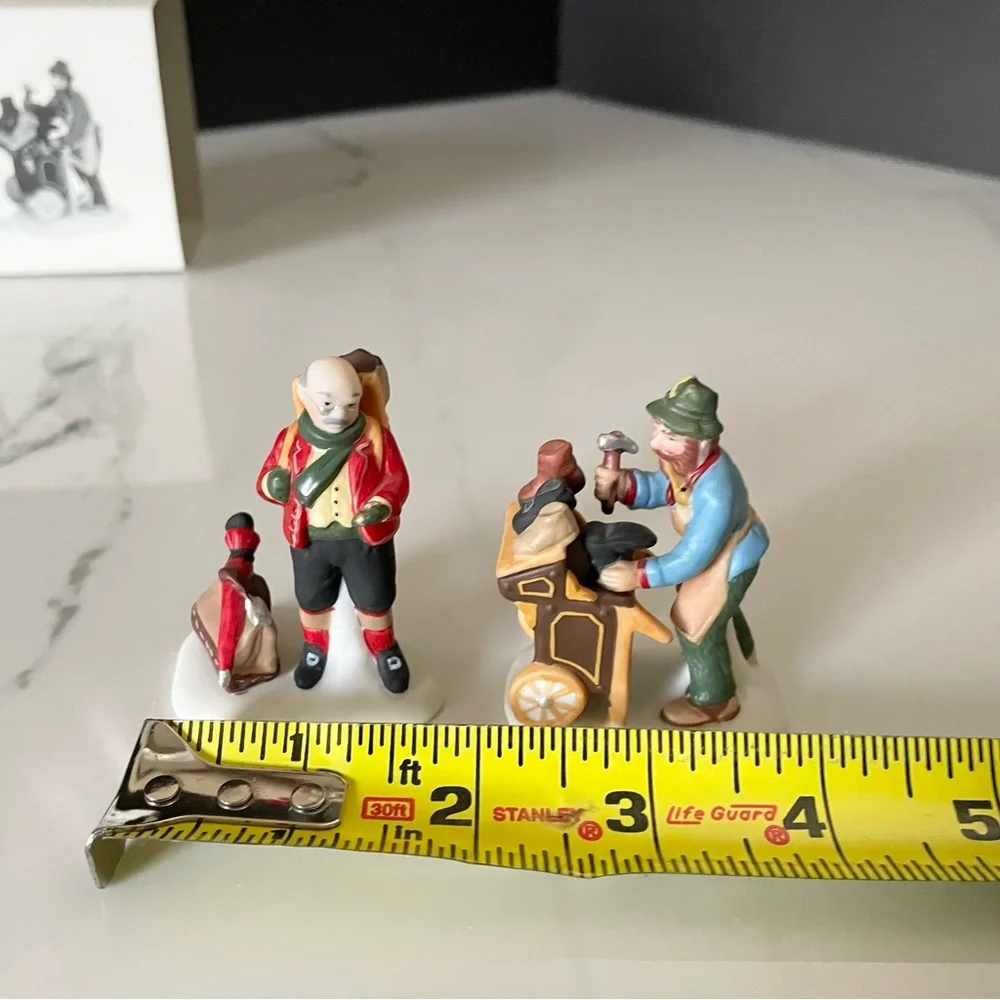 Department 56 cobbler clock