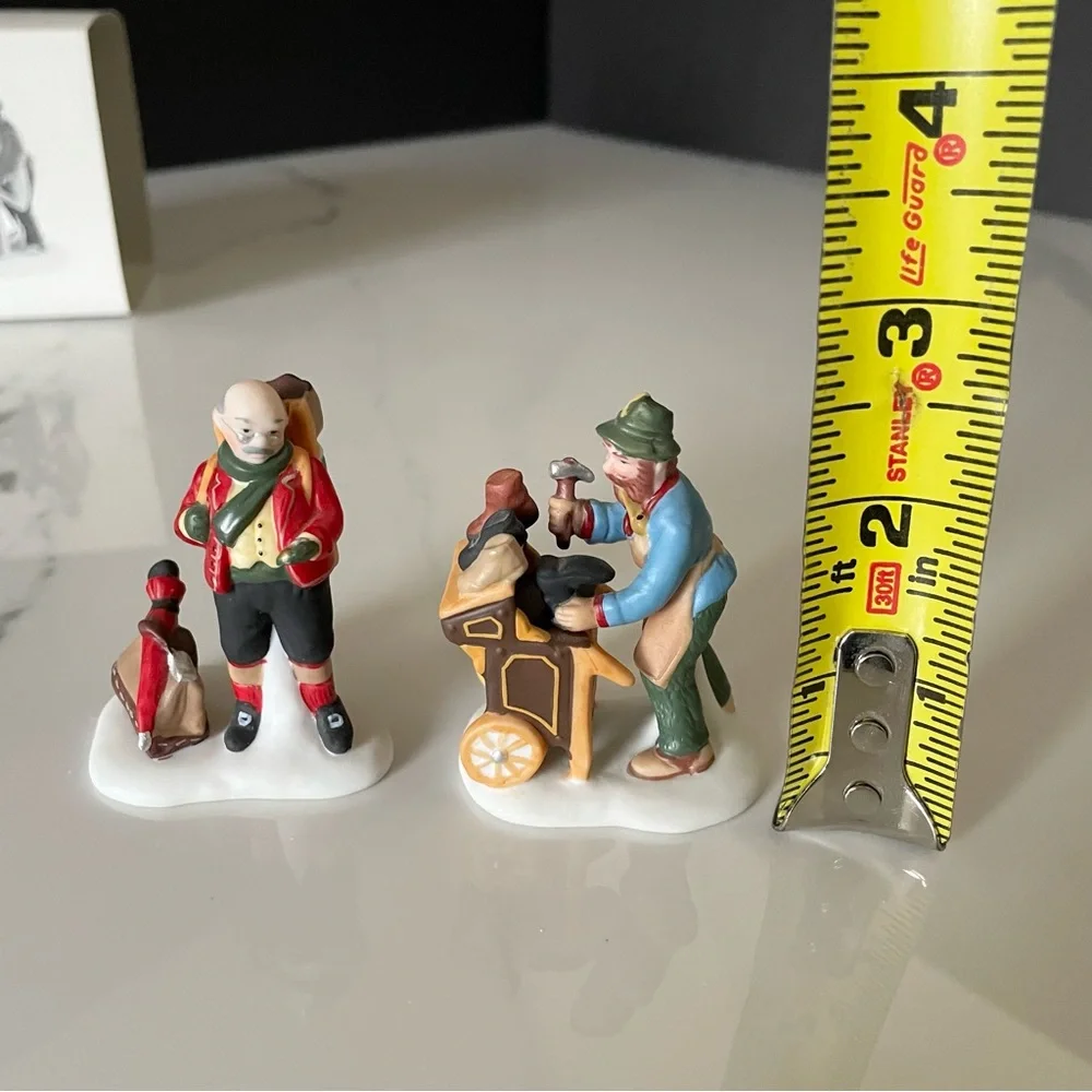 Department 56 cobbler clock