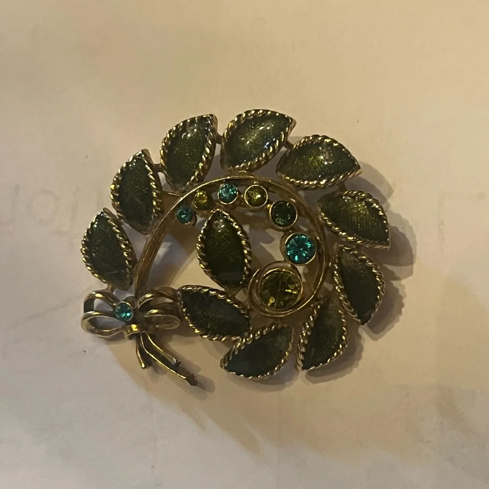 Vintage Style Gold and Green Leaf Brooch Enamel