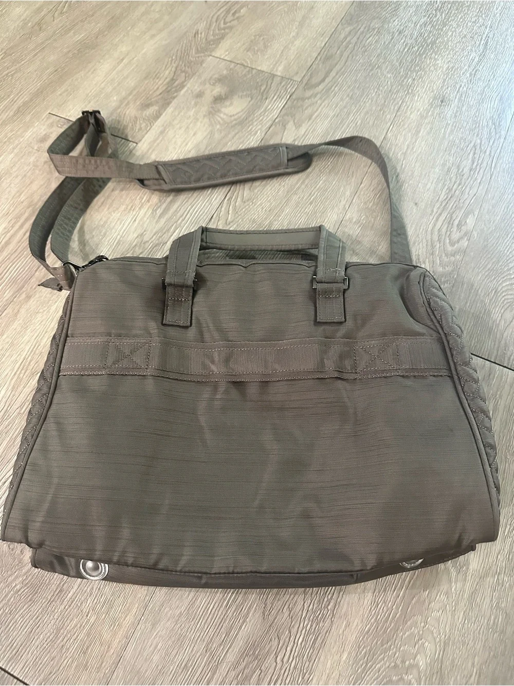lug minibus gray