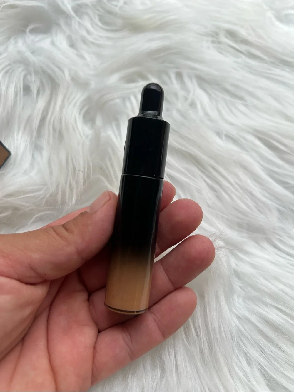 Kat Von D color tan