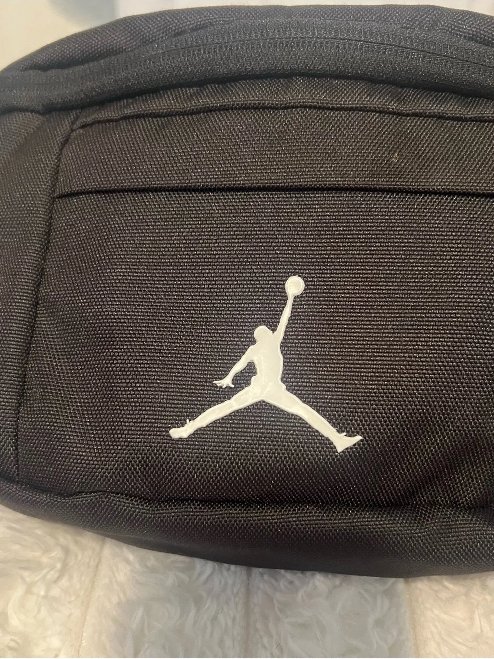 Jordan sleek crossbody