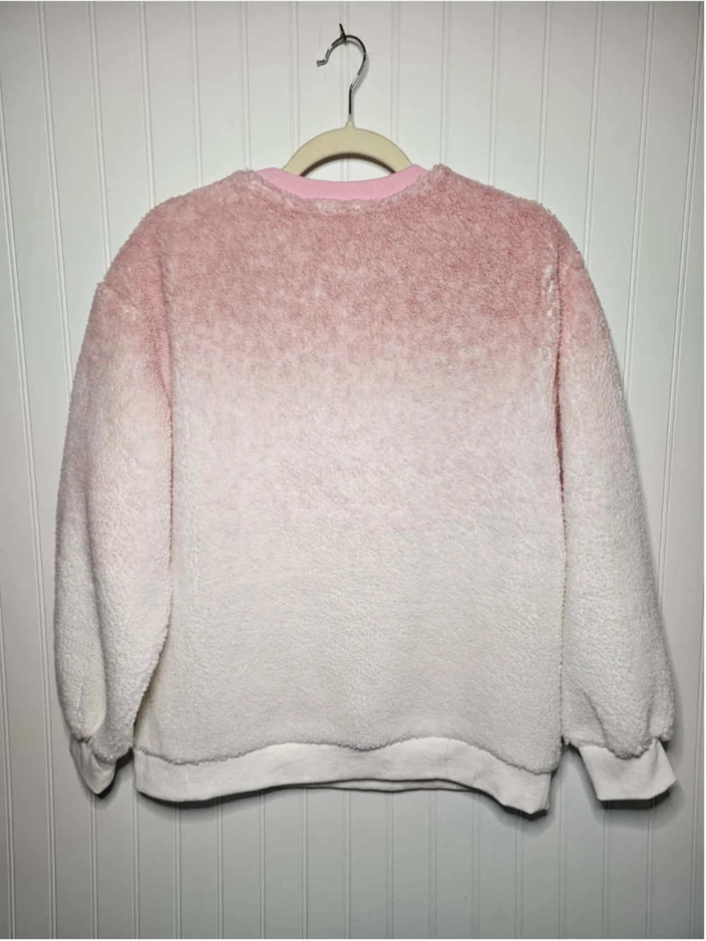 new in sweatshirt look