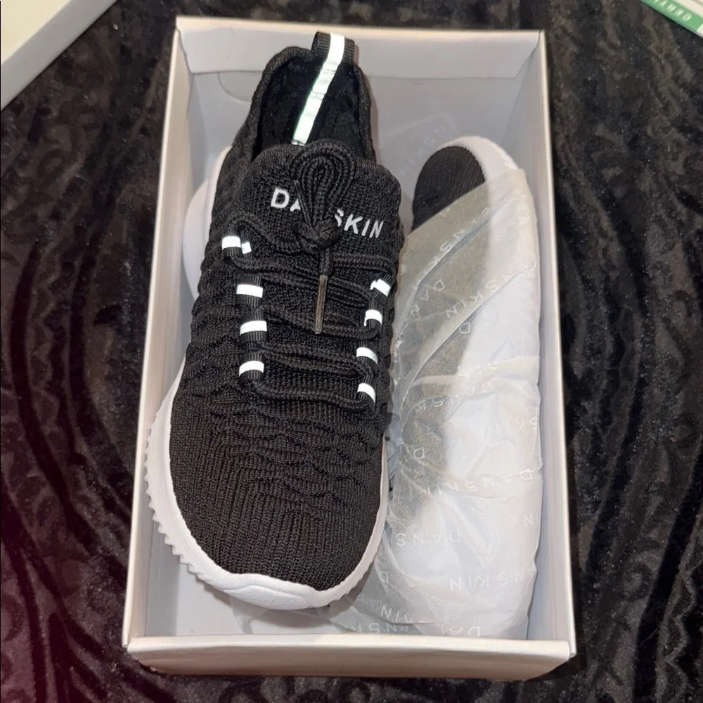 Danskin stylish black