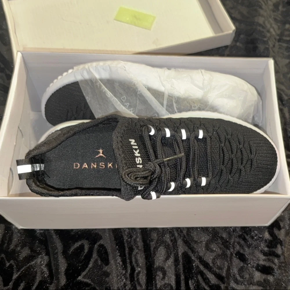 Danskin stylish black