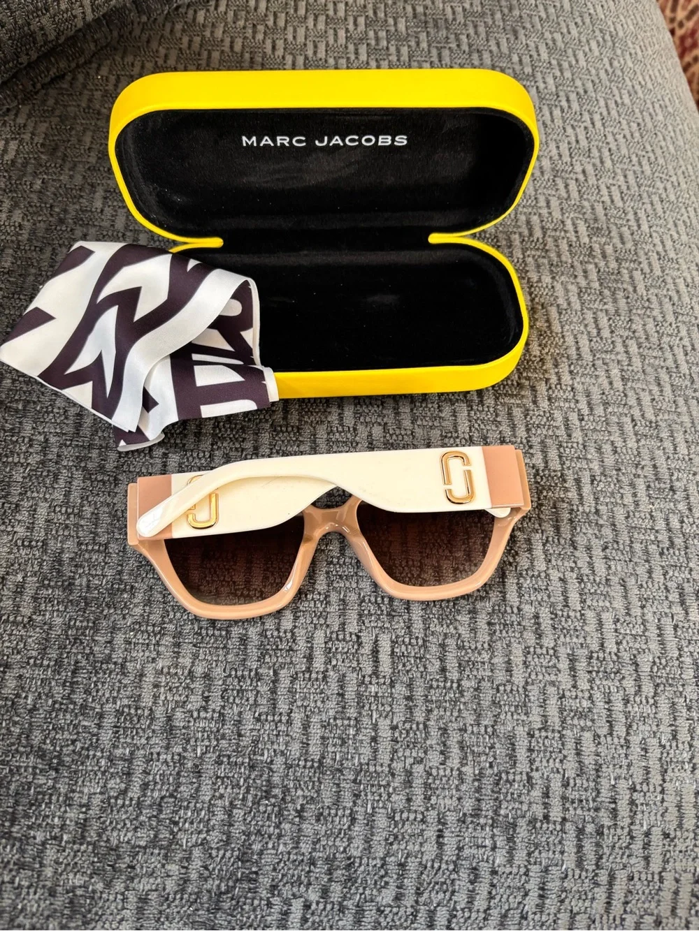Marc Jacobs stylish oversized