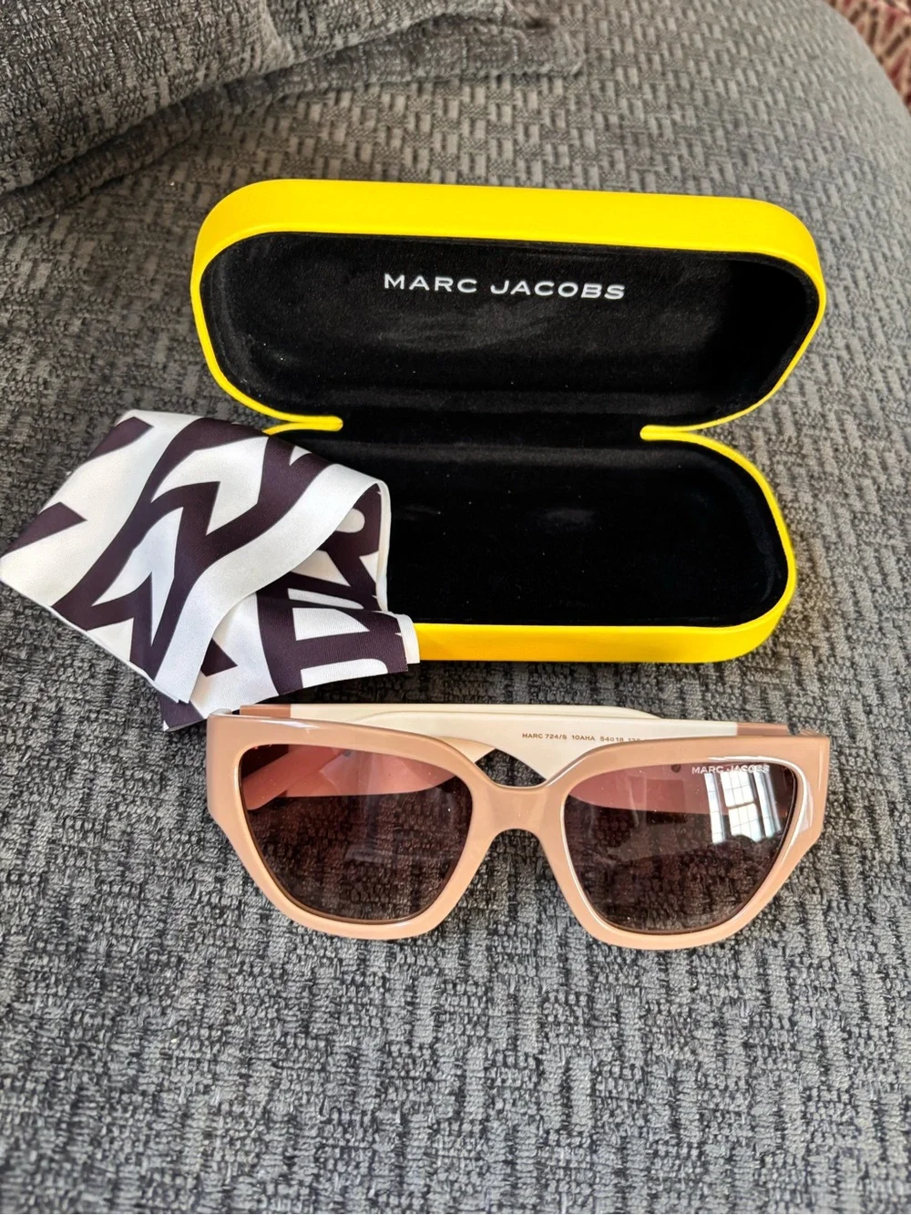 Marc Jacobs stylish oversized