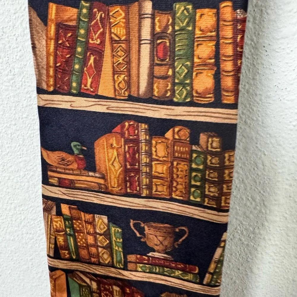 Alynn Neckwear step into