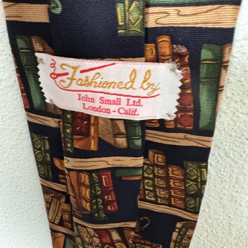 Alynn Neckwear step into