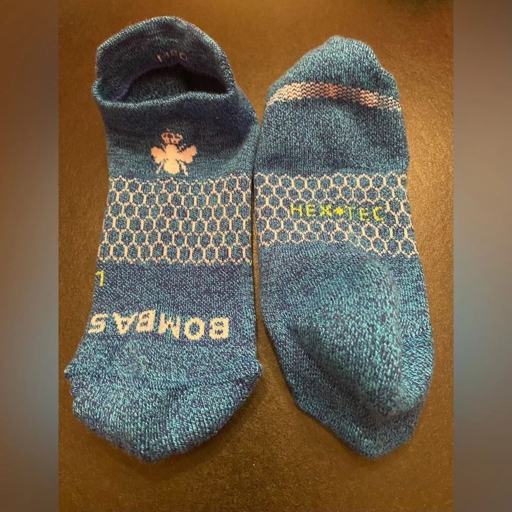 Bombas pair woman