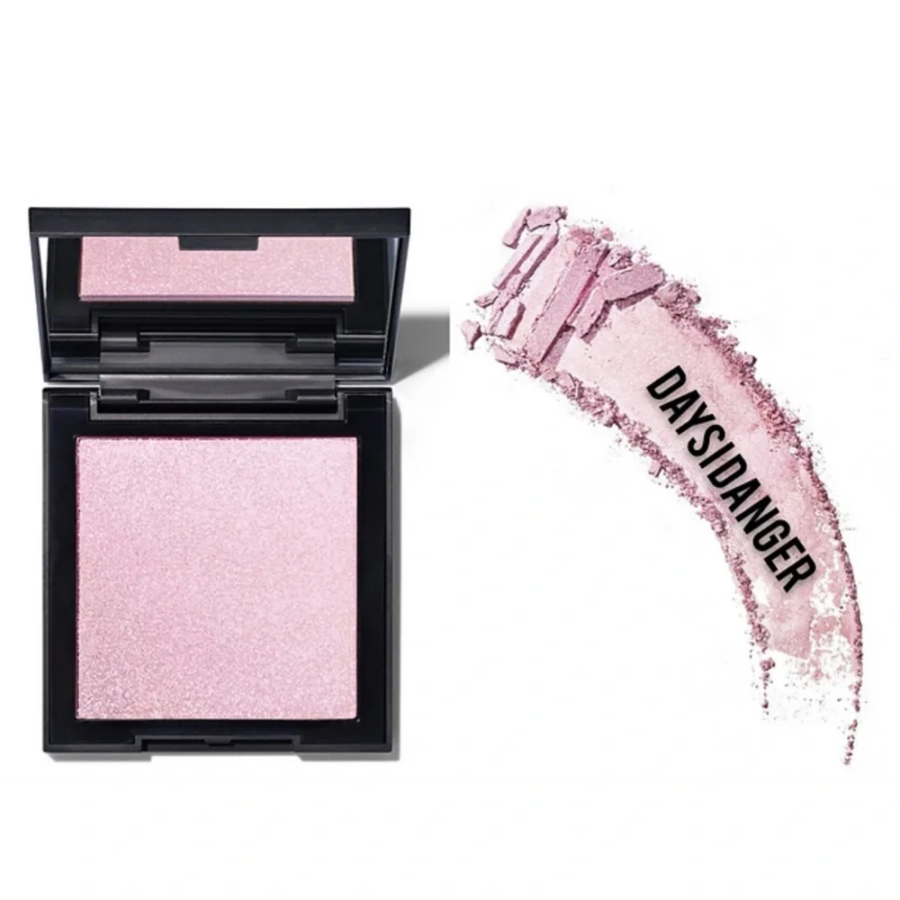 Morphe Deysi Danger Highlighter
