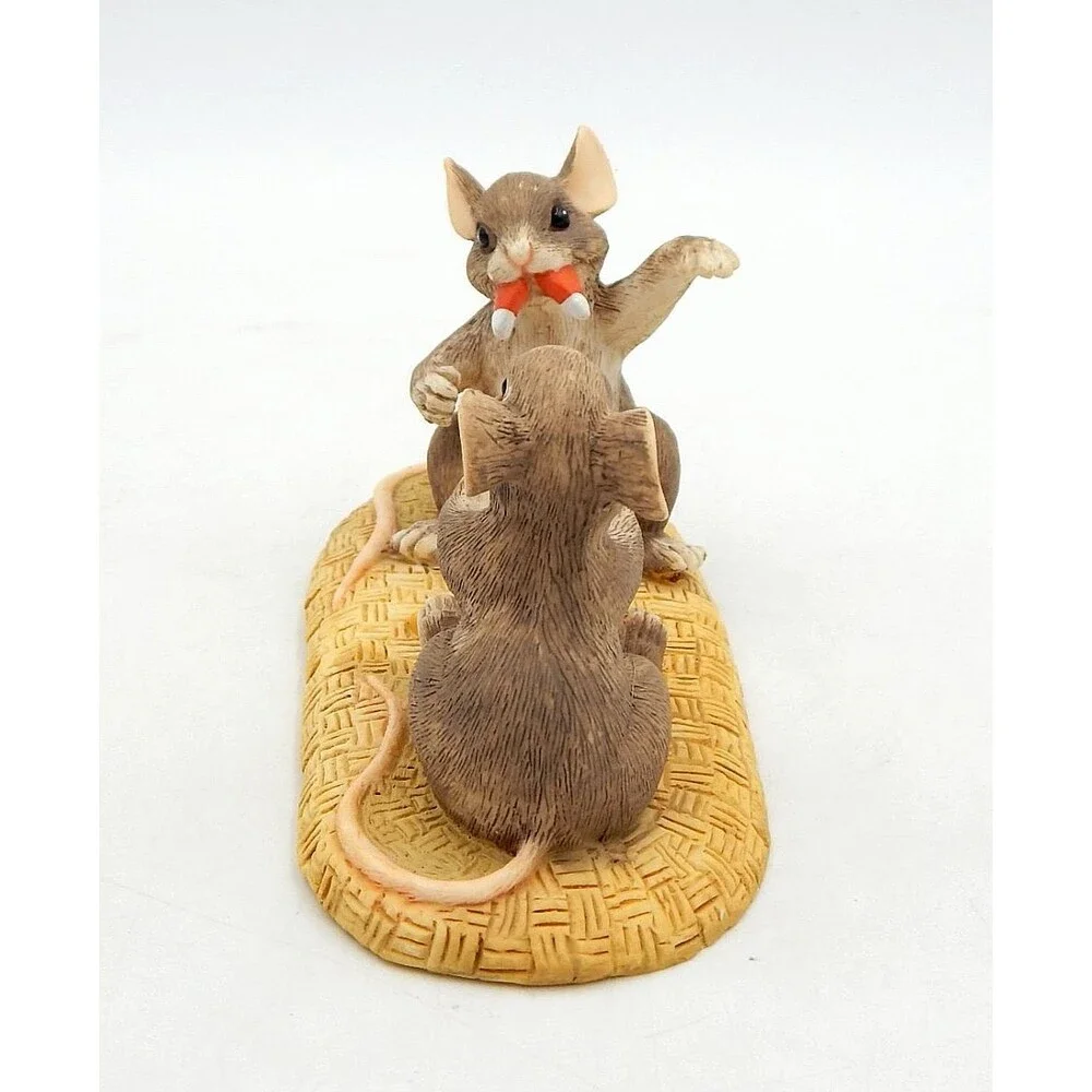Silvestri charming tails