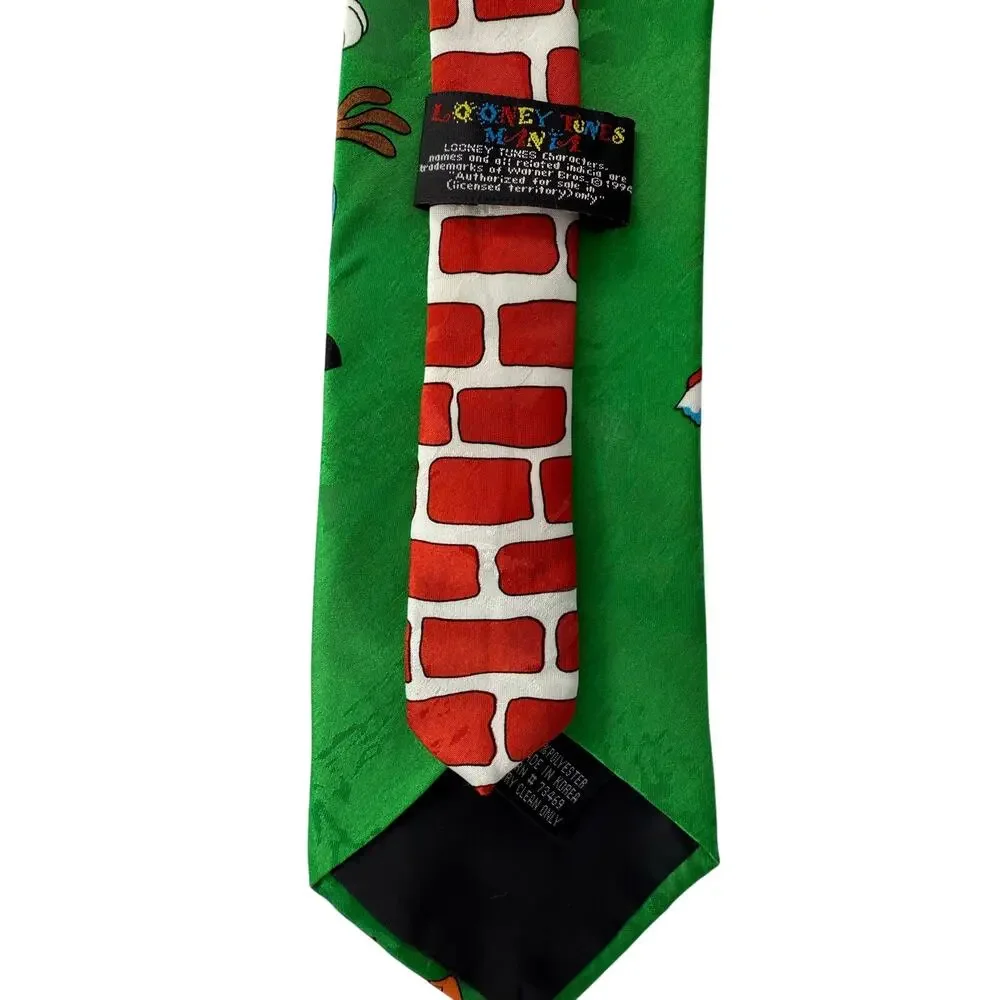 Looney Tunes Mania add festive
