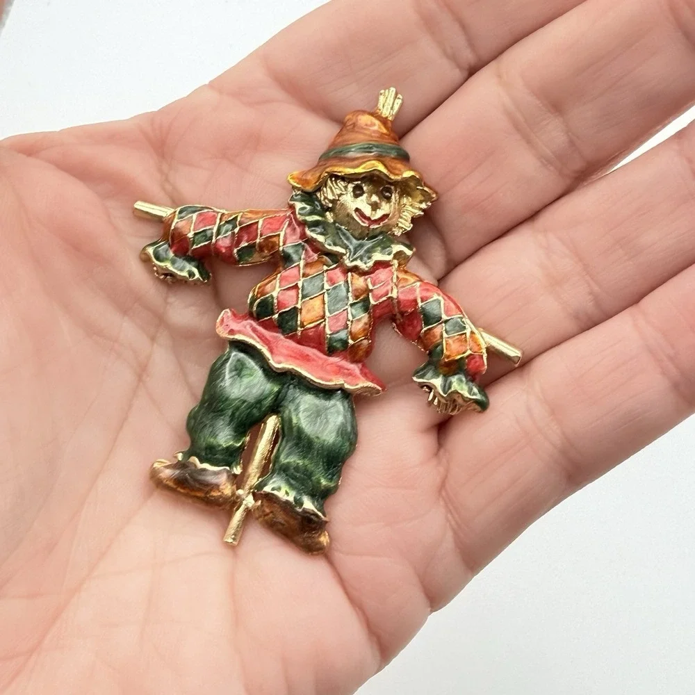Vintage Scarecrow Brooch Enamel Gold Tone Fall Harvest Halloween Pin