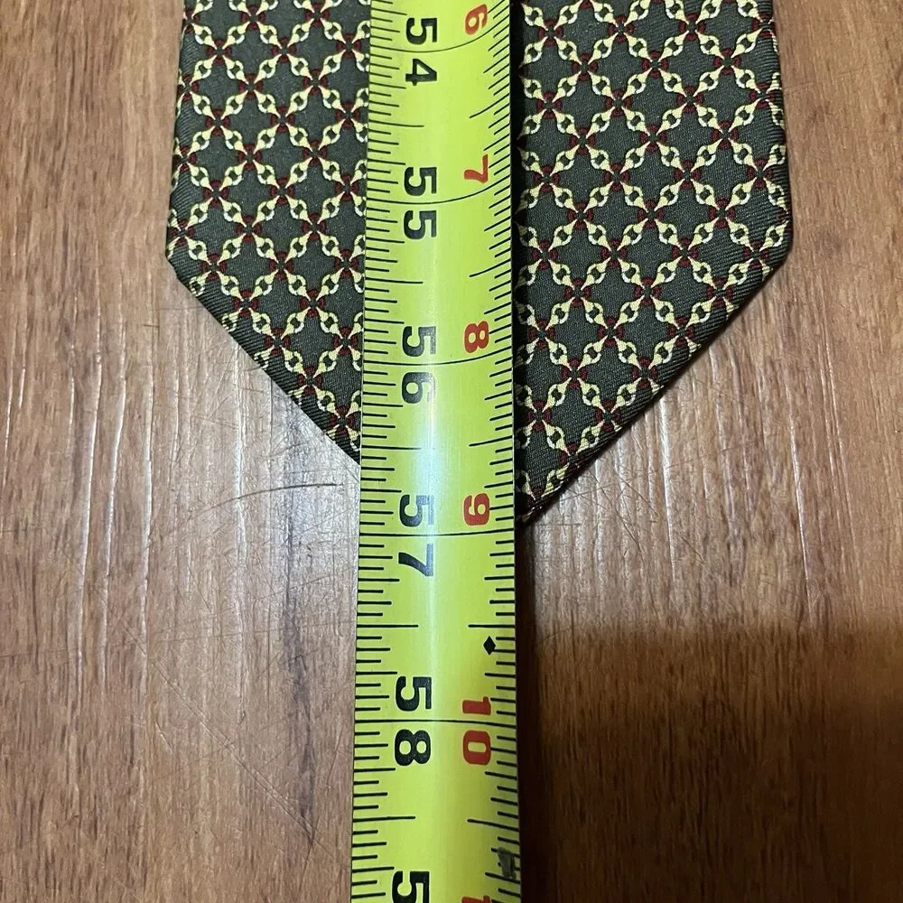 Brooks bothers maker