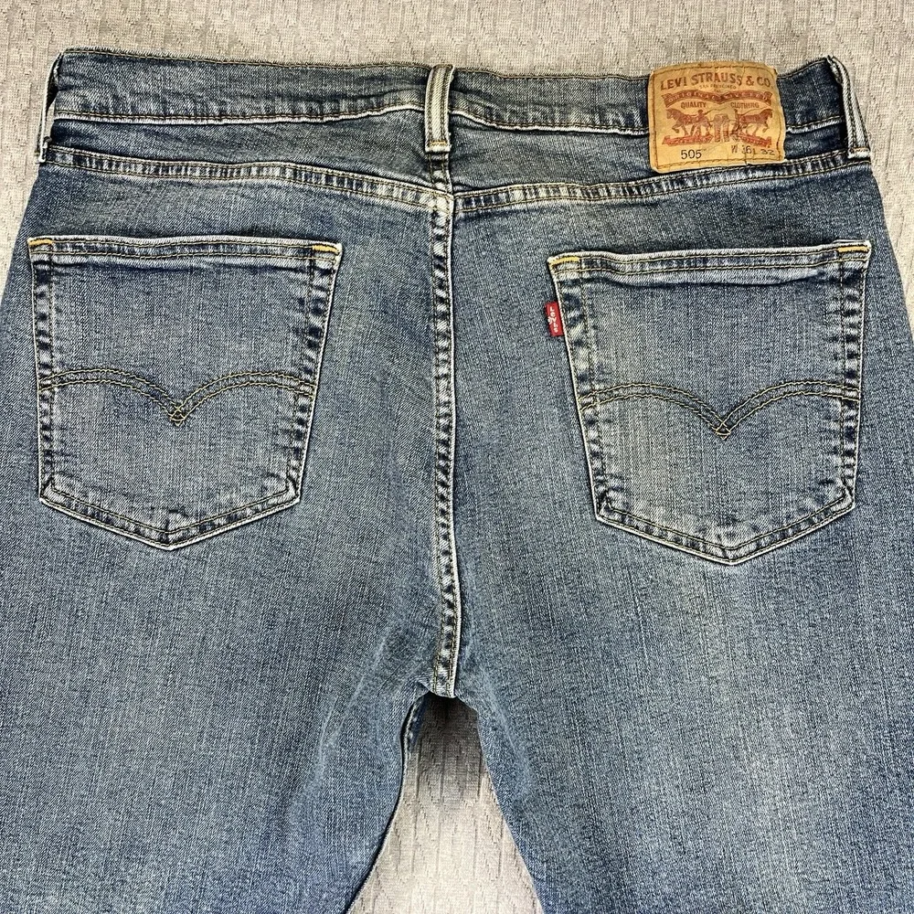 Levis excellent great