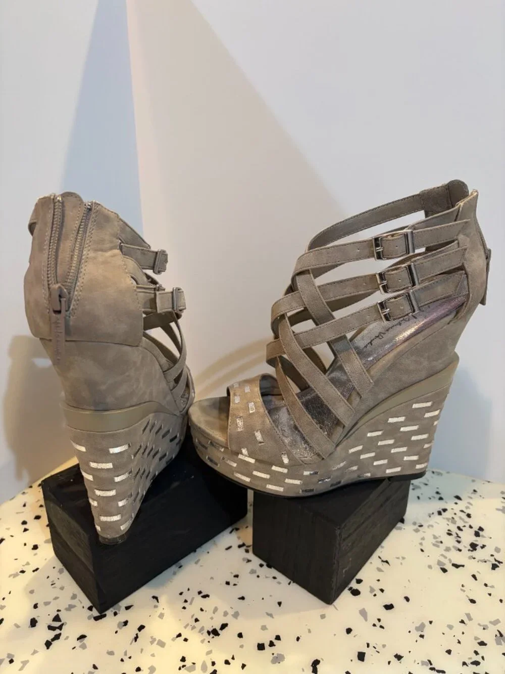 N/A this taupe