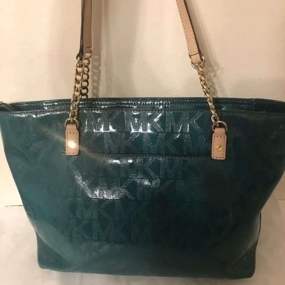 Michael Kors few creases